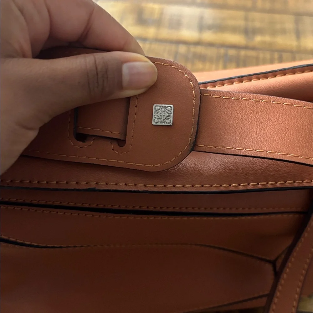 Gently used designer inspired bag - Picture 4 of 4